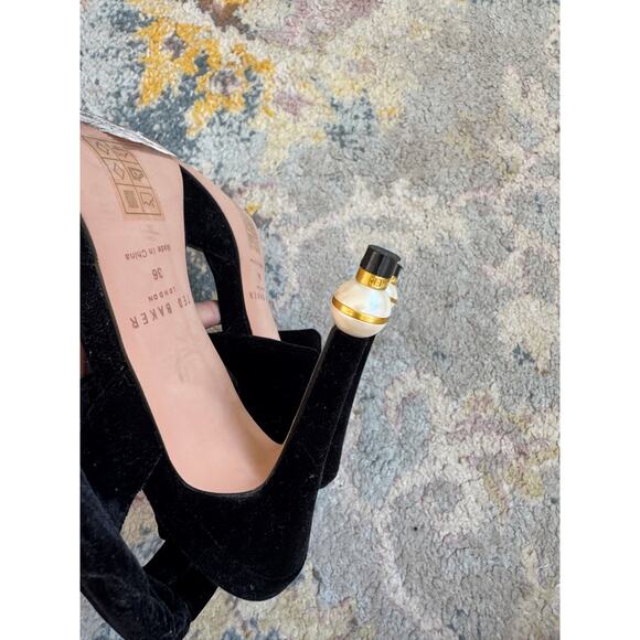 Ted Baker Batalyn Large Bow Court Heels - Picture 11 of 13